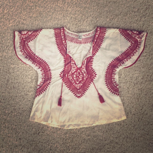 Aztec style blouse white and red. NWOT!✨ - Picture 1 of 7
